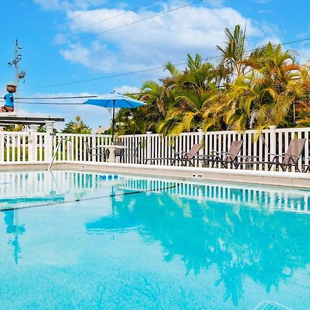 פורט מאיירס Poolside King Cottage With Kitchen - 10 Minutes To Beach! מראה חיצוני תמונה