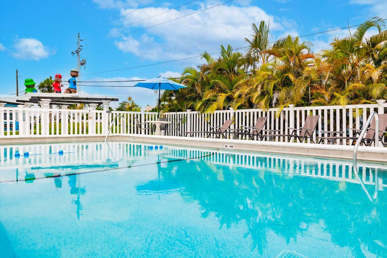 פורט מאיירס Poolside King Cottage With Kitchen - 10 Minutes To Beach! מראה חיצוני תמונה